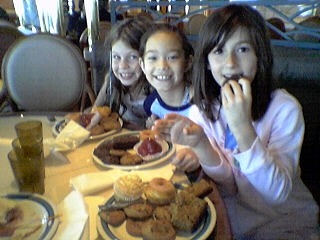 3girlies.jpg